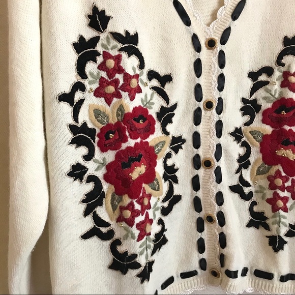 Vintage Hand Embroidered Sweater. - Picture 2 of 7